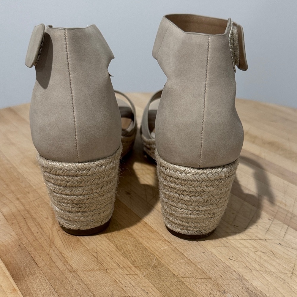 SOUL Naturalizer Cream Wedge Sandals - Picture 3 of 5